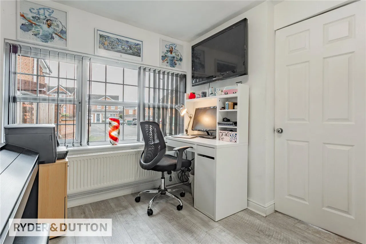 Highfield Drive, Royton, OL2, photo 12