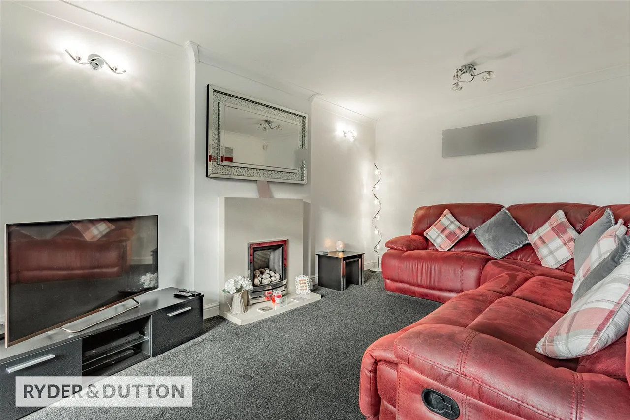 Highfield Drive, Royton, OL2, photo 4