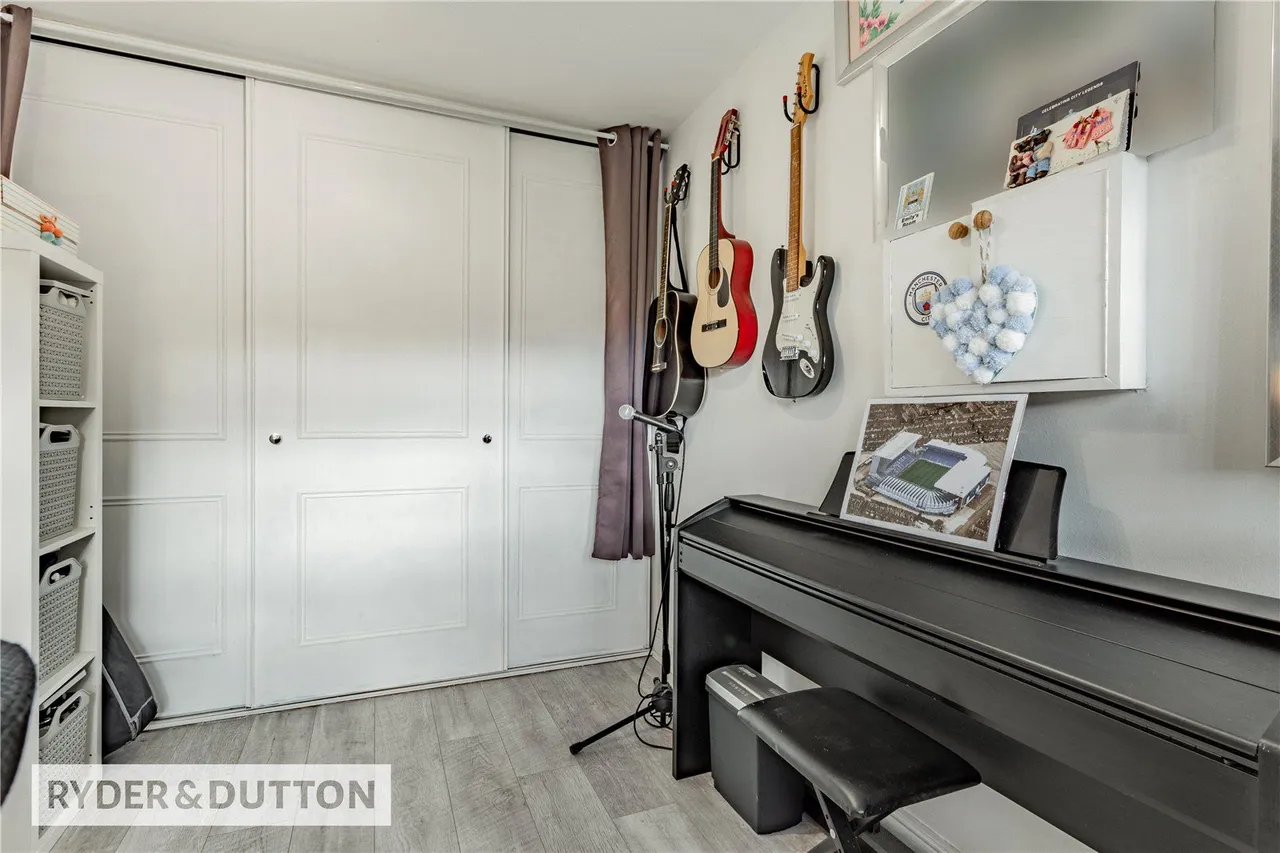 Highfield Drive, Royton, OL2, photo 13