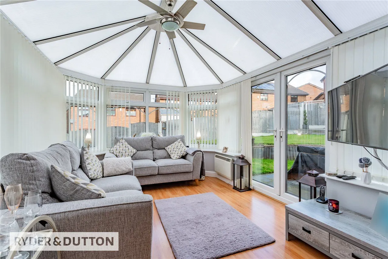 Highfield Drive, Royton, OL2, photo 8