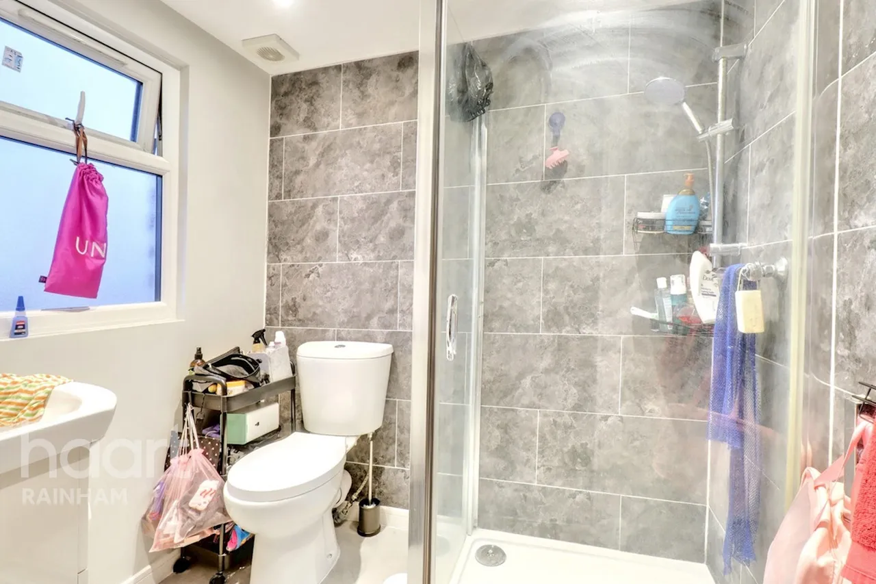 Ford Close, Rainham, RM13, photo 16