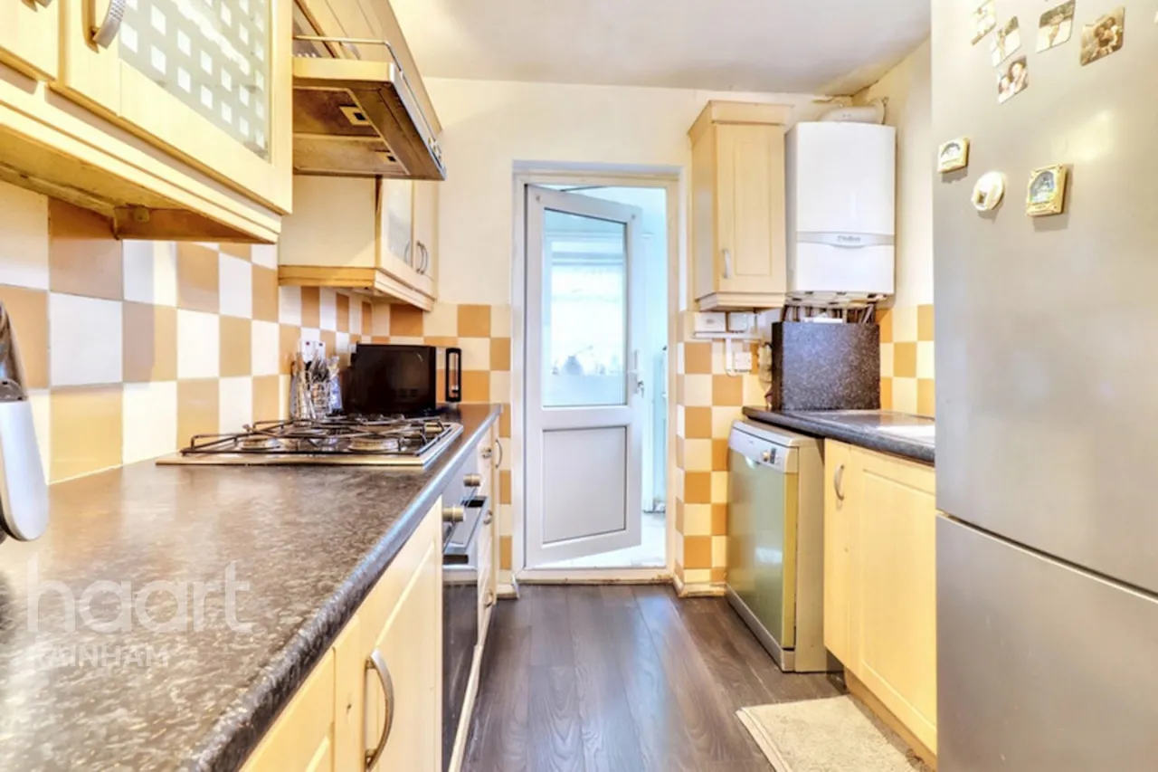 Ford Close, Rainham, RM13, photo 7