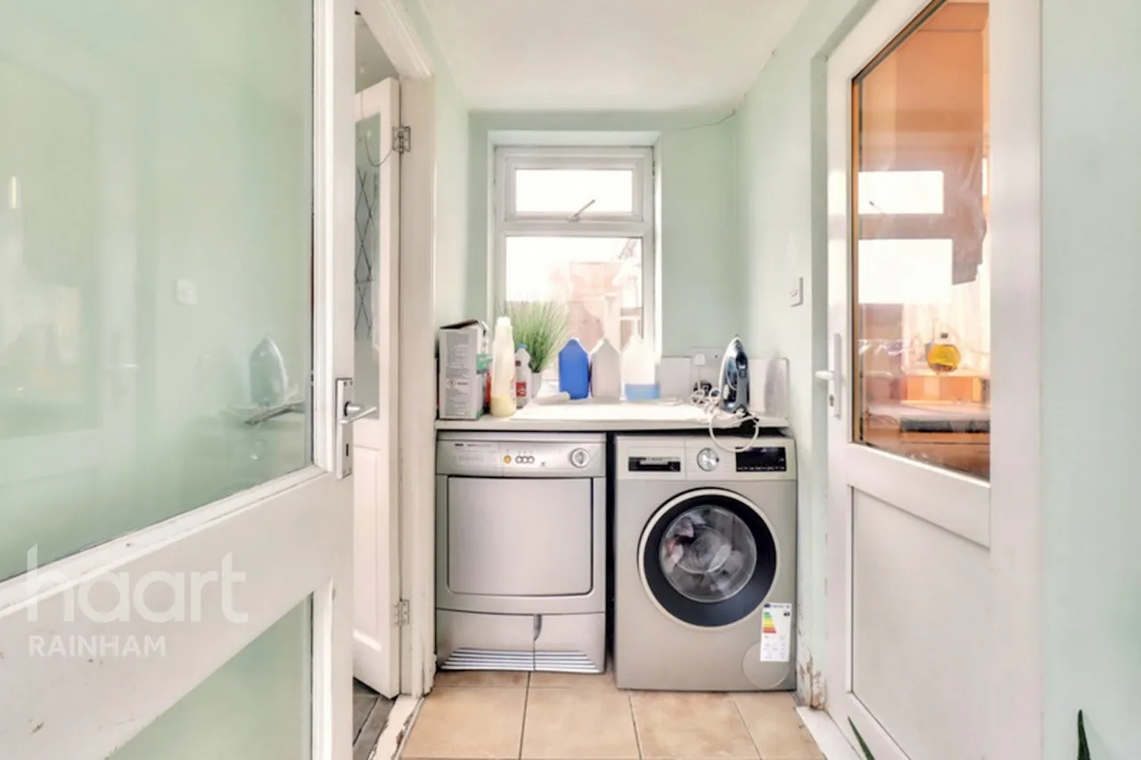 Ford Close, Rainham, RM13, photo 8