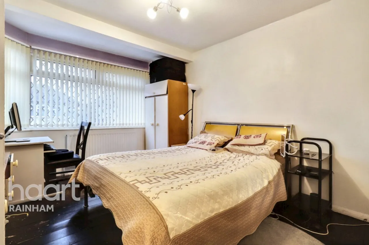Ford Close, Rainham, RM13, photo 12