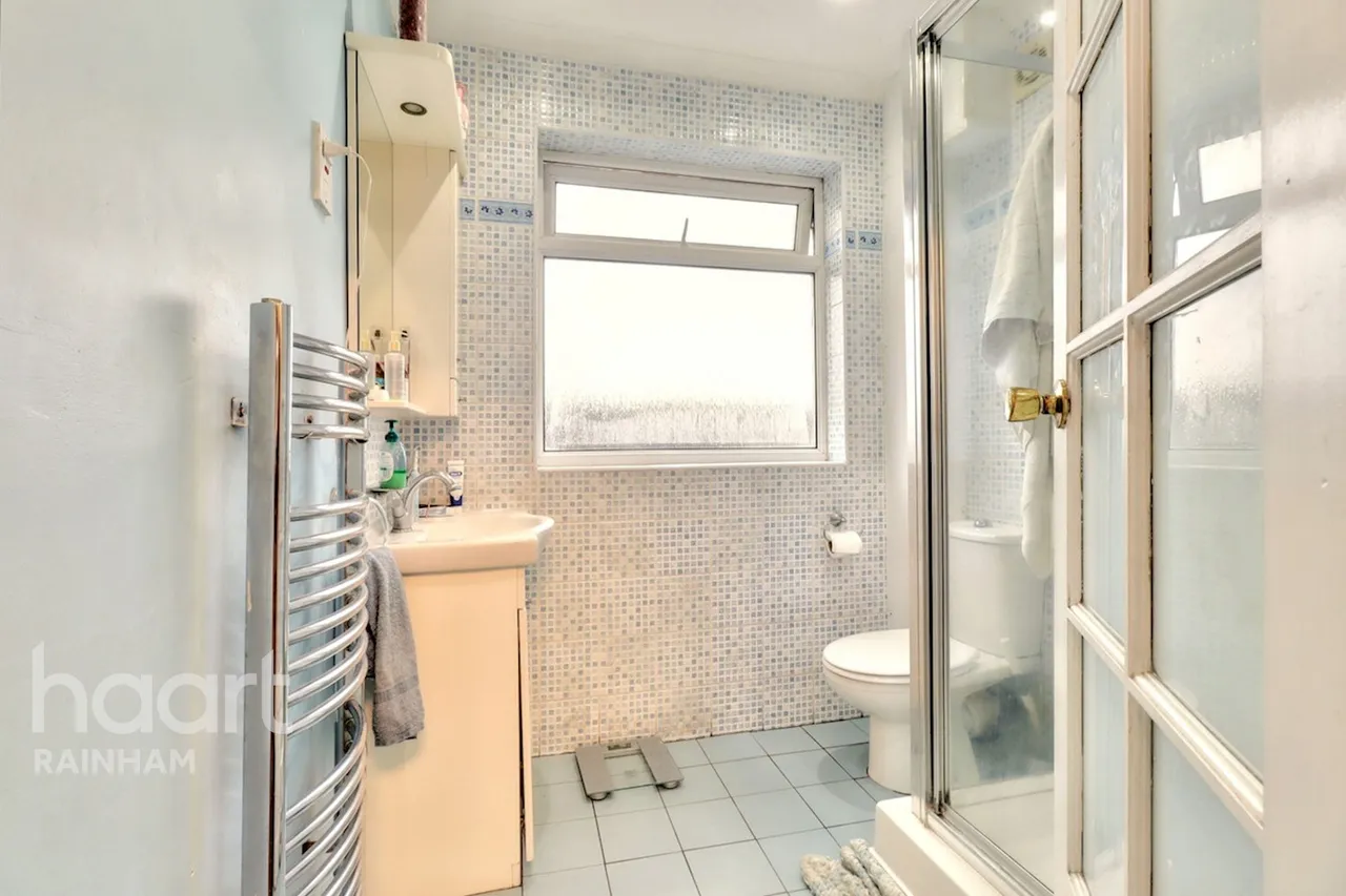 Ford Close, Rainham, RM13, photo 15