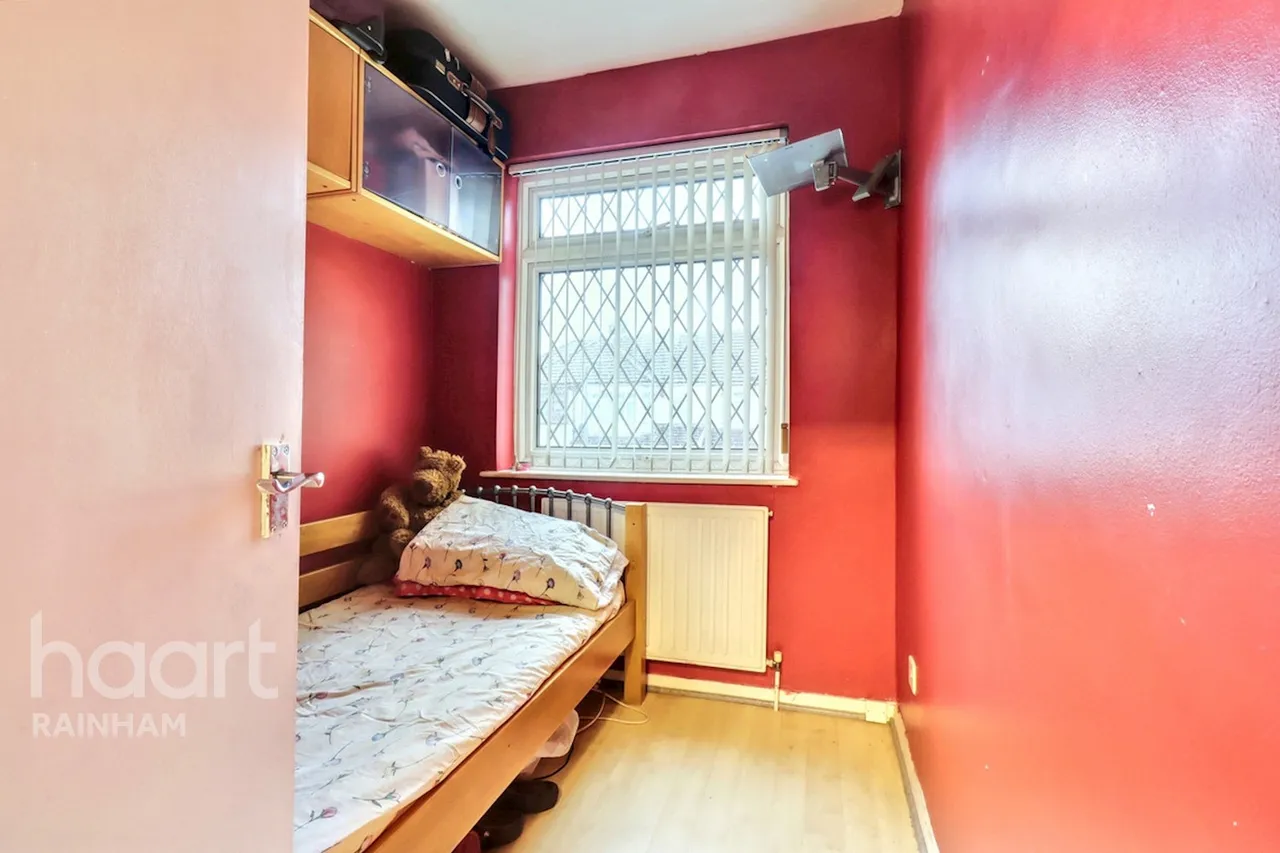 Ford Close, Rainham, RM13, photo 14