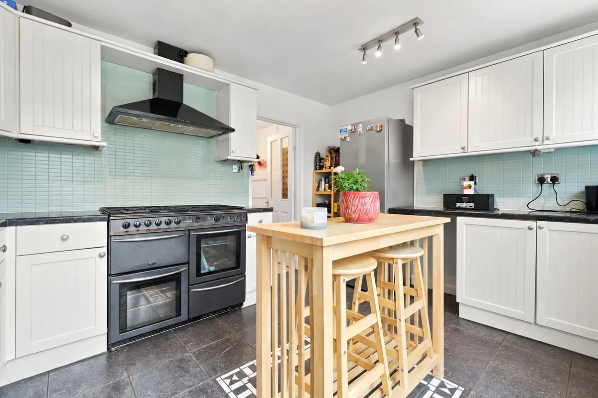 Wellington Road, Enfield, EN1, photo 2