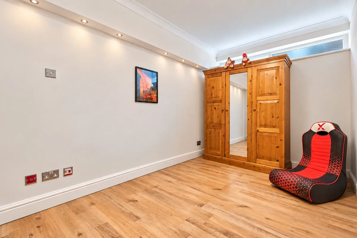Wellington Road, Enfield, EN1, photo 9