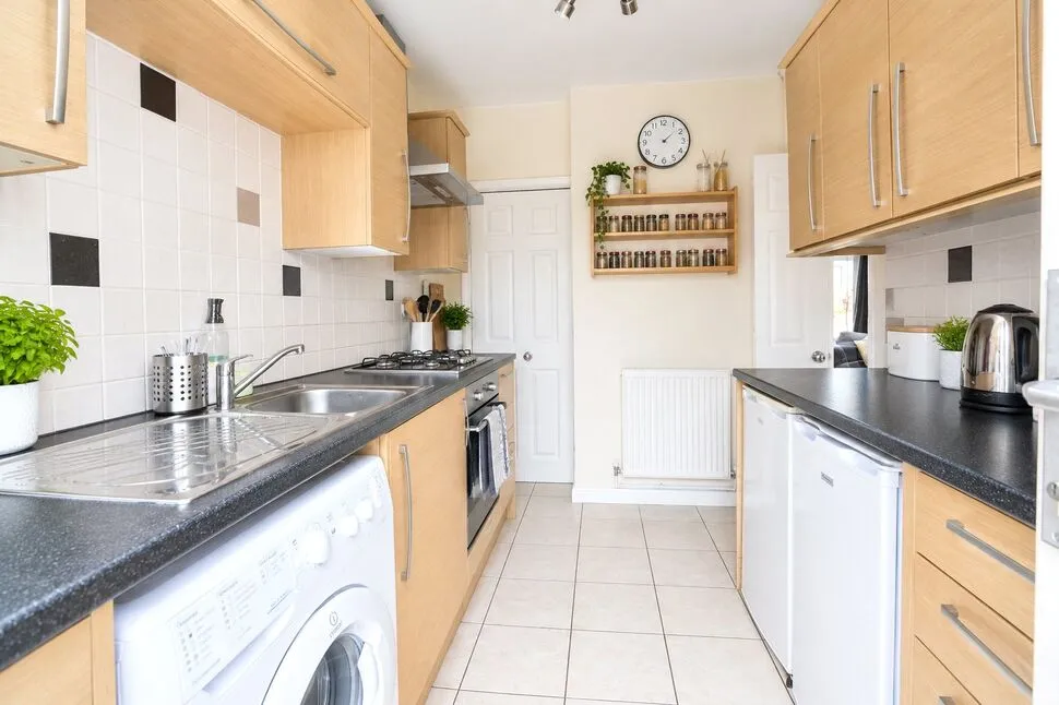 Merton Road, Bearsted, Kent, ME15, photo 2