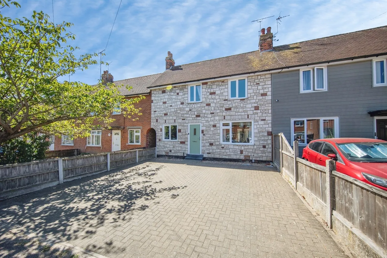 3 bed house for sale — Goring Road, Colchester