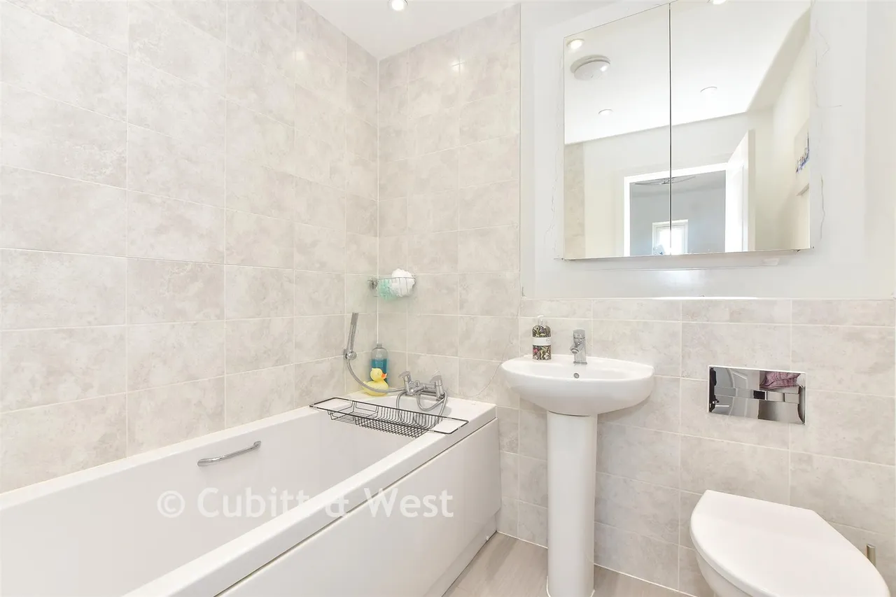 Shipwrights Close, Emsworth, PO10, photo 8