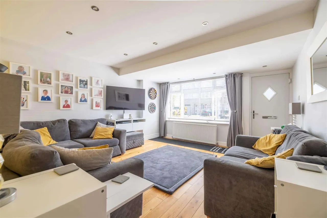Pierson Road, Windsor, Berkshire, SL4 5RE, photo 4