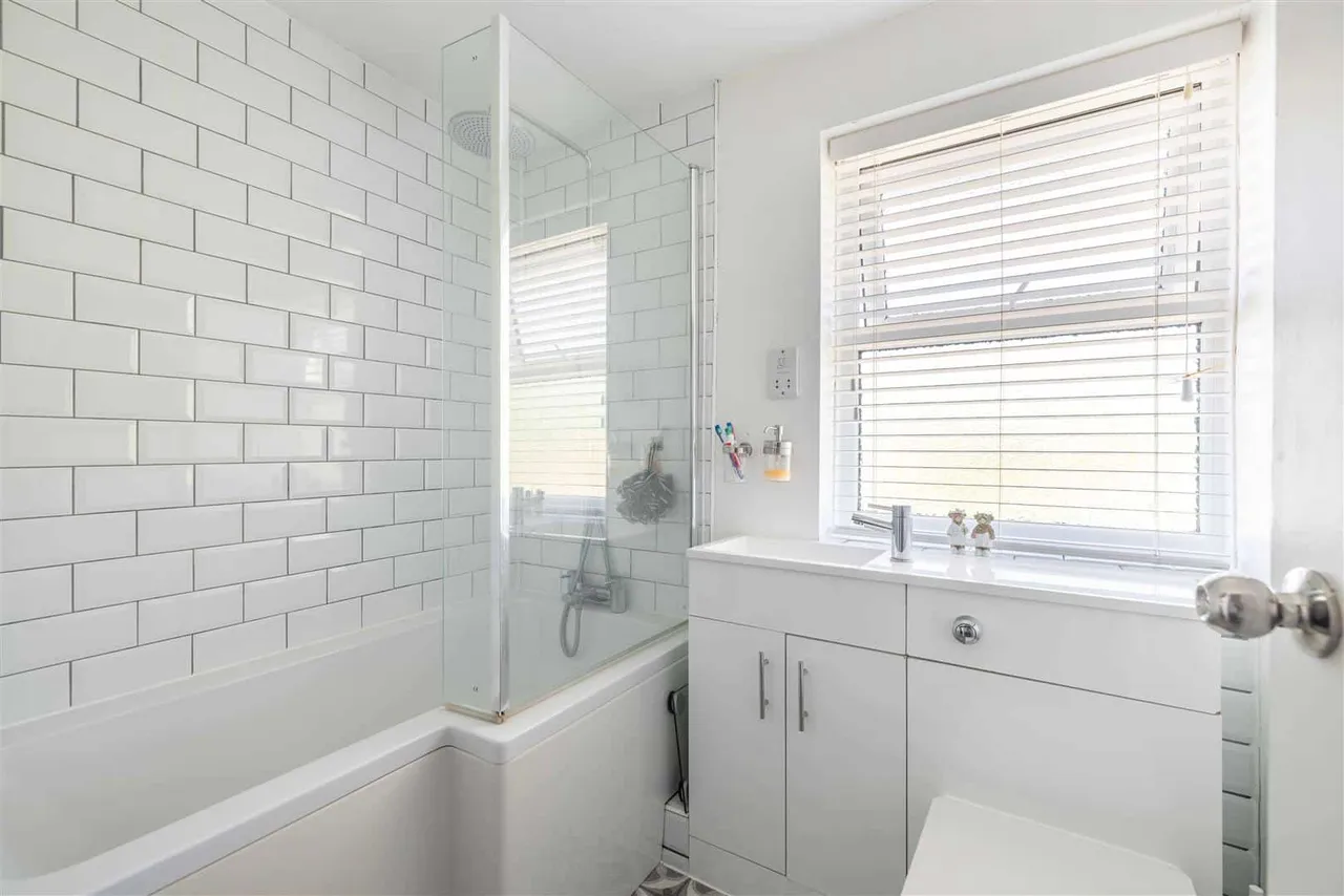 Pierson Road, Windsor, Berkshire, SL4 5RE, photo 12