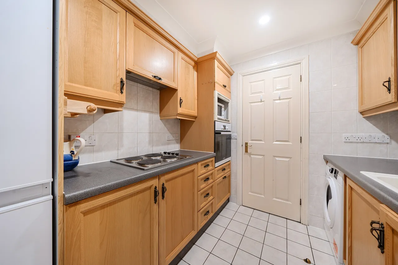 Flat 376, 300 Vauxhall Bridge Road, London, photo 11