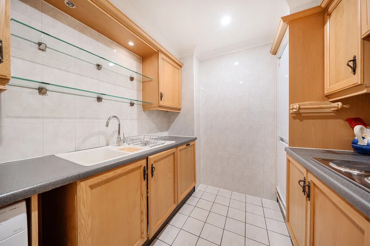 Flat 376, 300 Vauxhall Bridge Road, London, photo 7