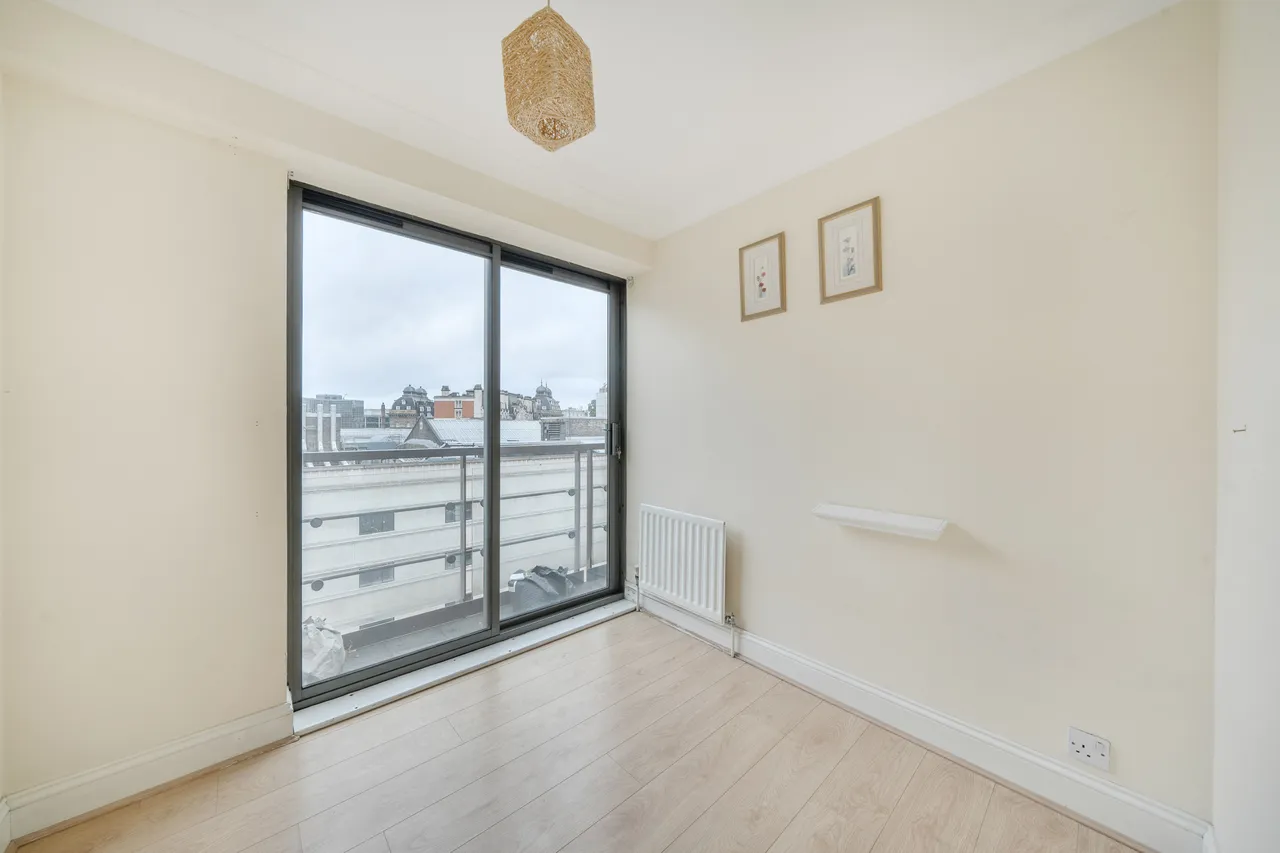 Flat 376, 300 Vauxhall Bridge Road, London, photo 5
