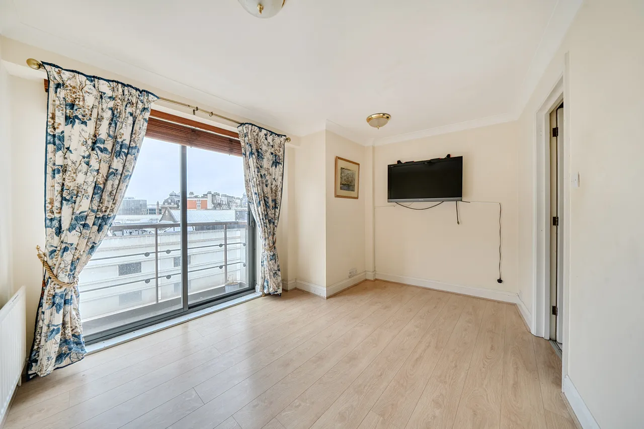 Flat 376, 300 Vauxhall Bridge Road, London, photo 4