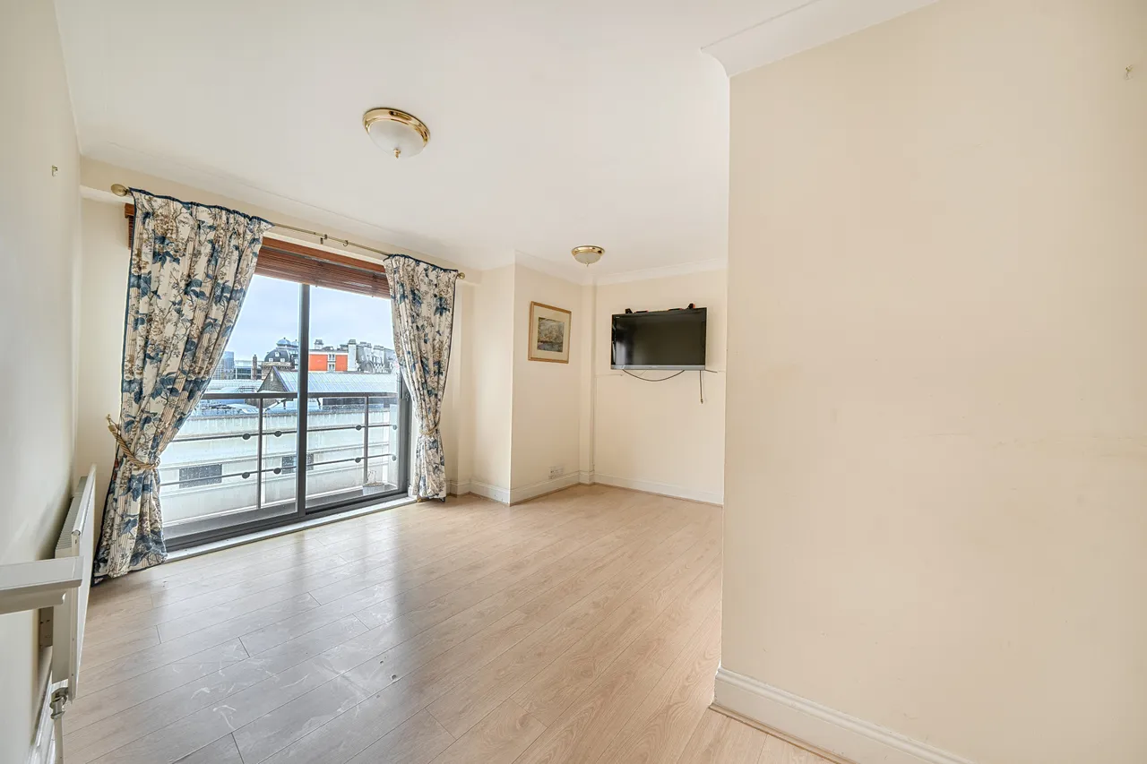 Flat 376, 300 Vauxhall Bridge Road, London, photo 2