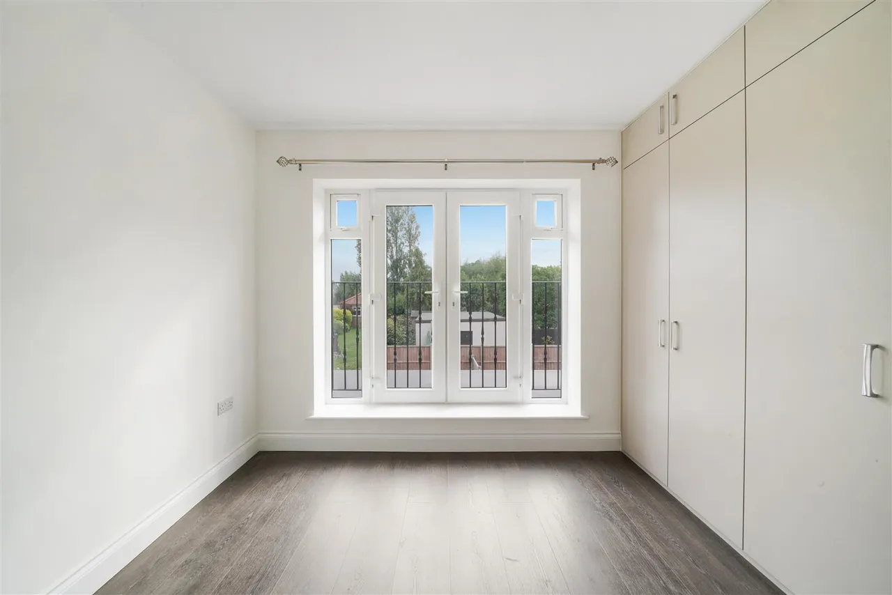 Whitton Avenue East, Greenford, UB6, photo 9