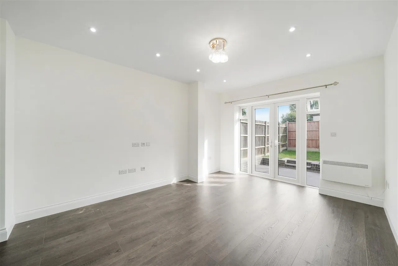 1 bed house to rent, Whitton Avenue East, Greenford, UB6