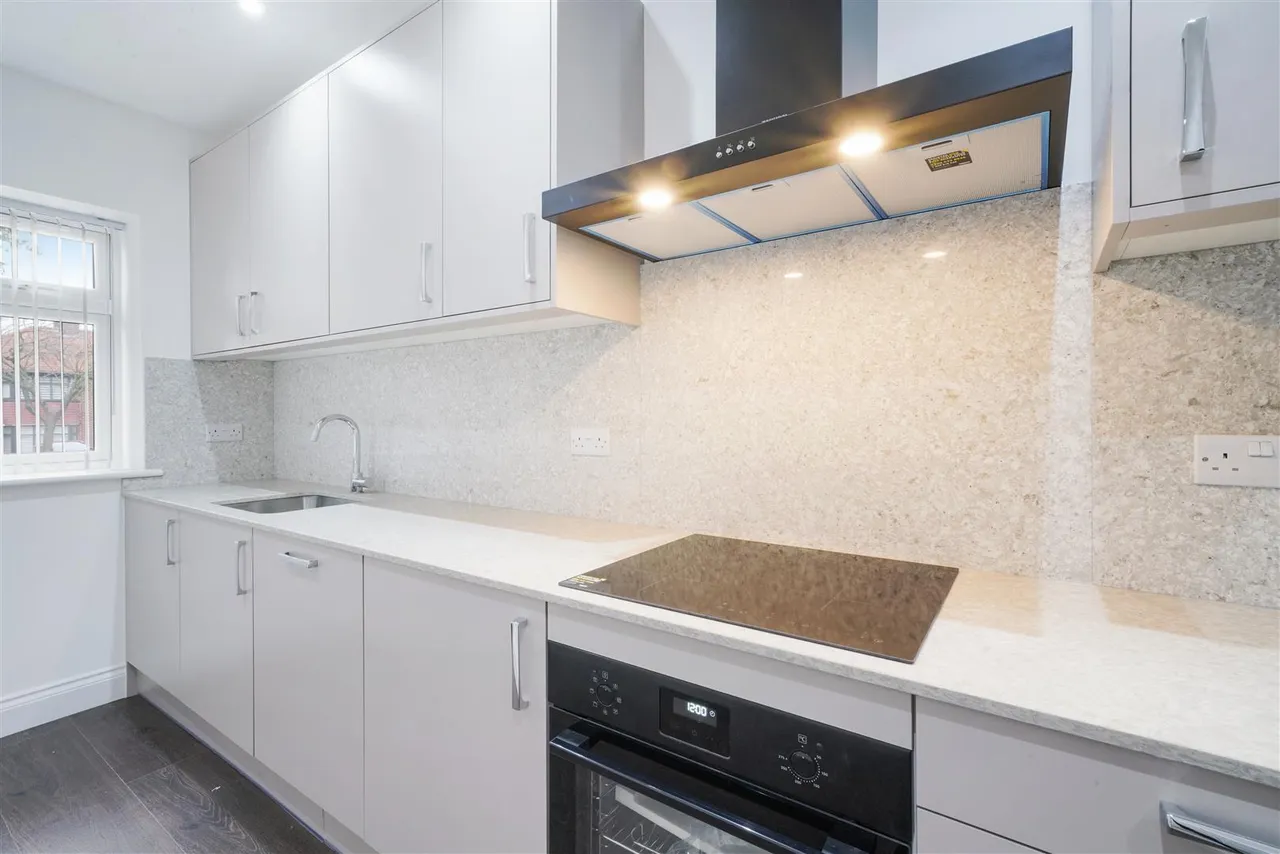 Whitton Avenue East, Greenford, UB6, photo 5