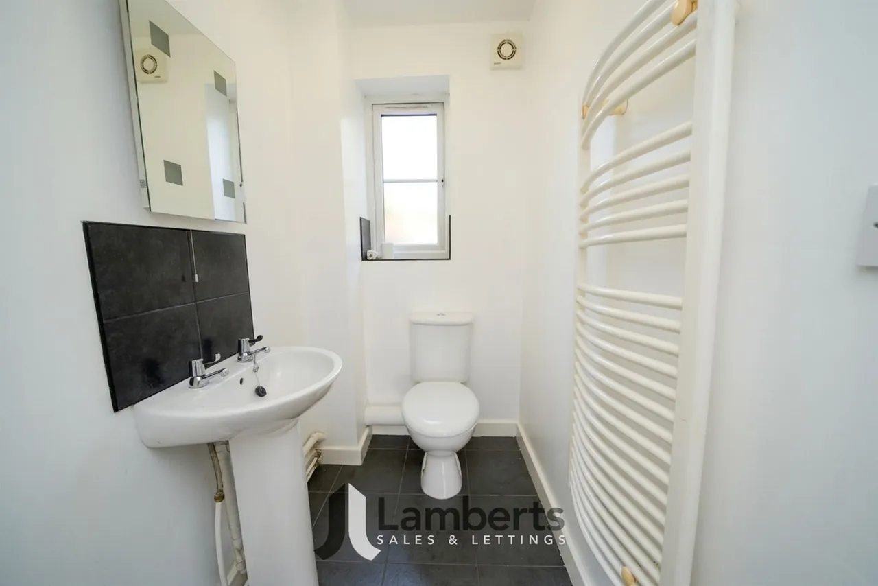 47b High Street, Studley, photo 7