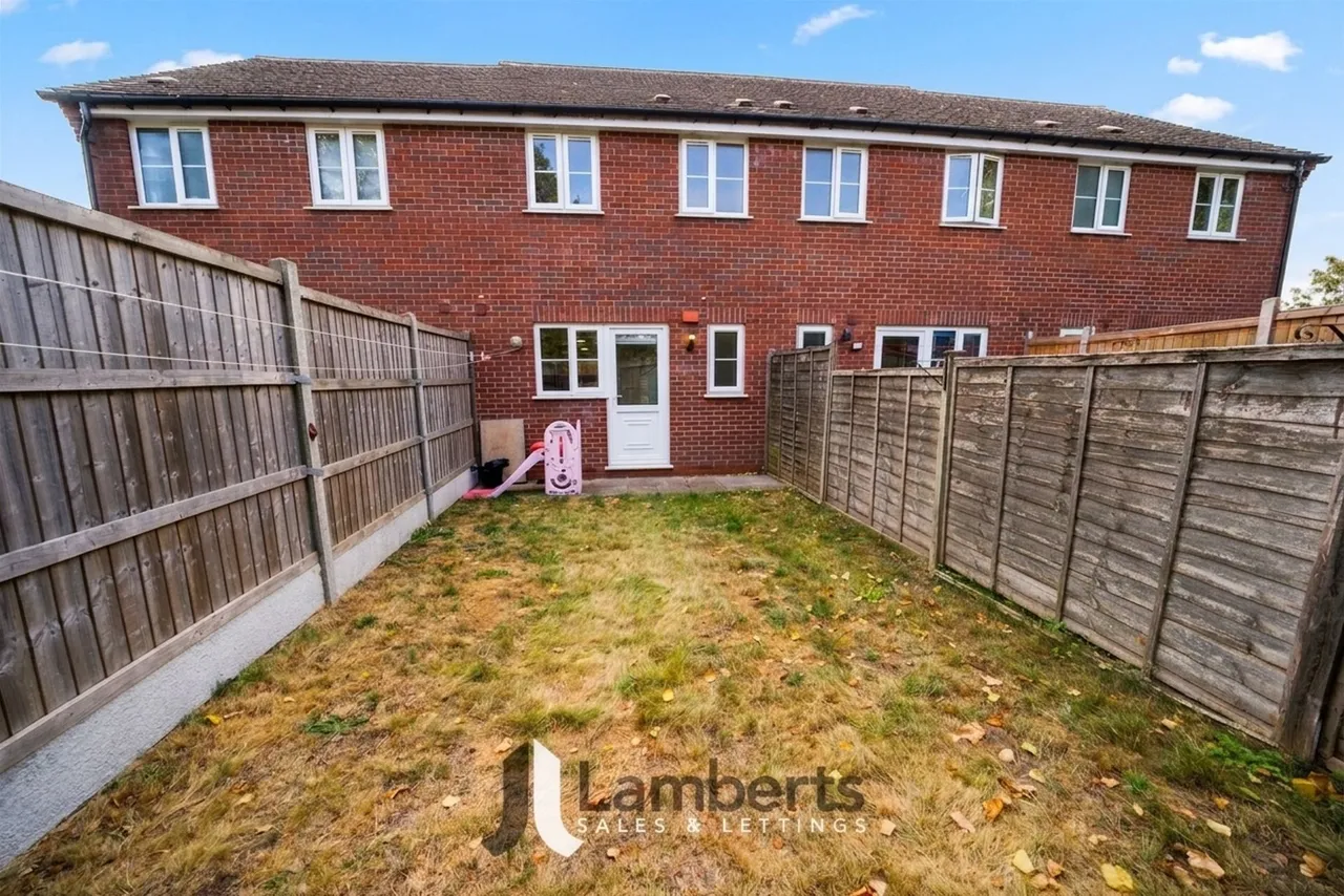 47b High Street, Studley, photo 17