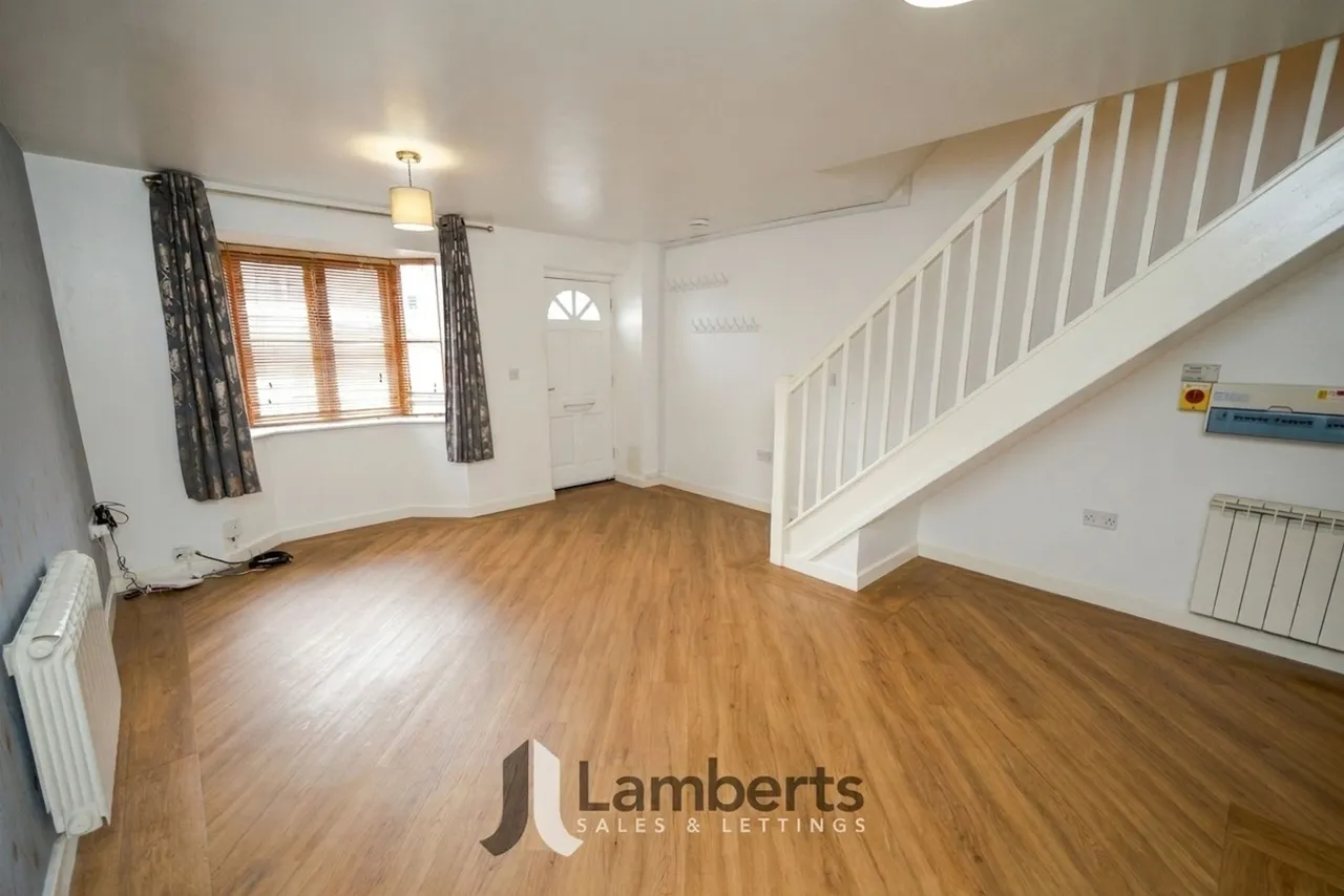 47b High Street, Studley, photo 5