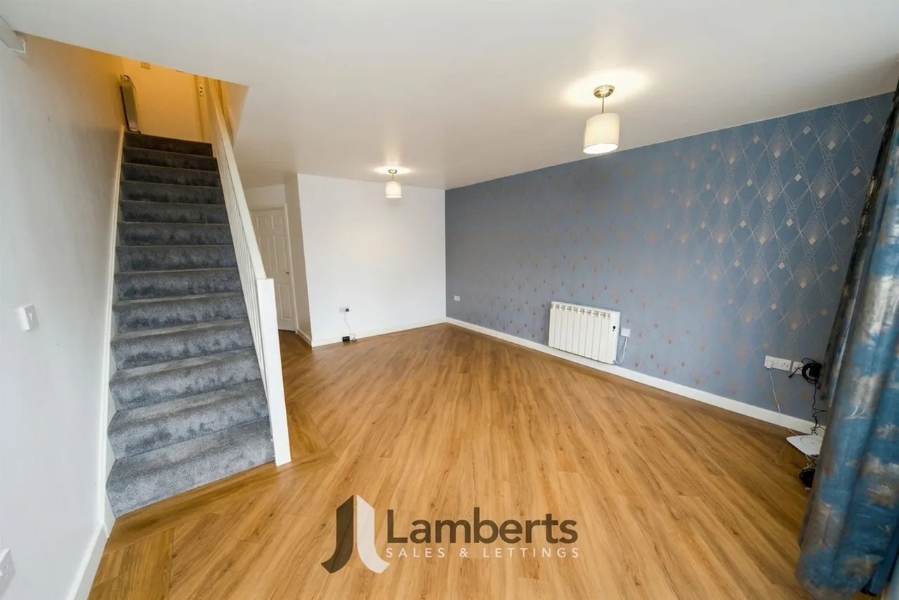 47b High Street, Studley, photo 4