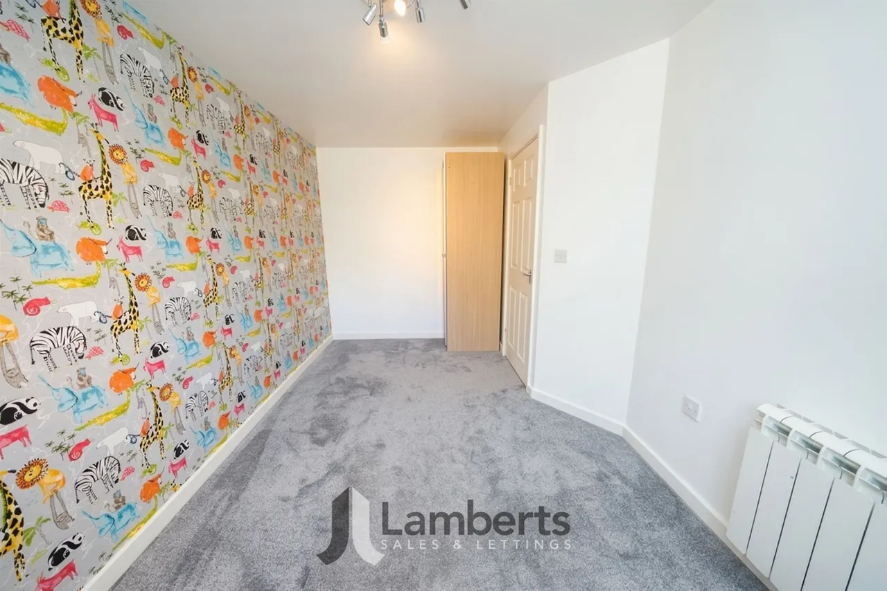 47b High Street, Studley, photo 13