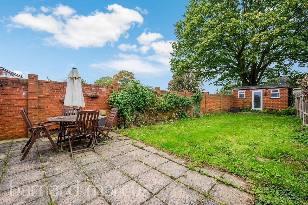 Sutton Way, Heston, photo 5