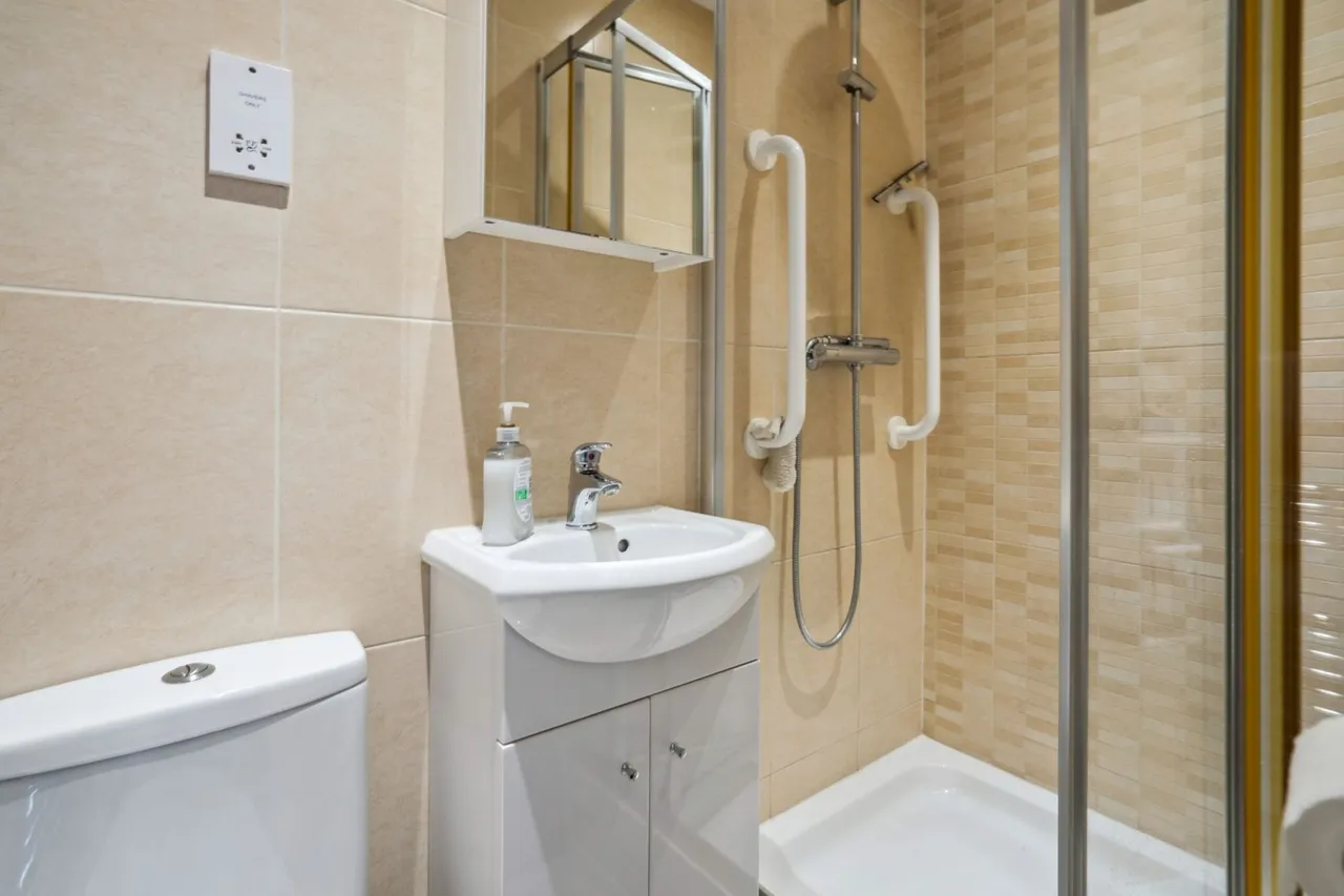 North Drive, Beaconsfield, HP9, photo 11