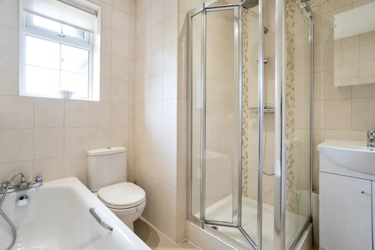 North Drive, Beaconsfield, HP9, photo 15