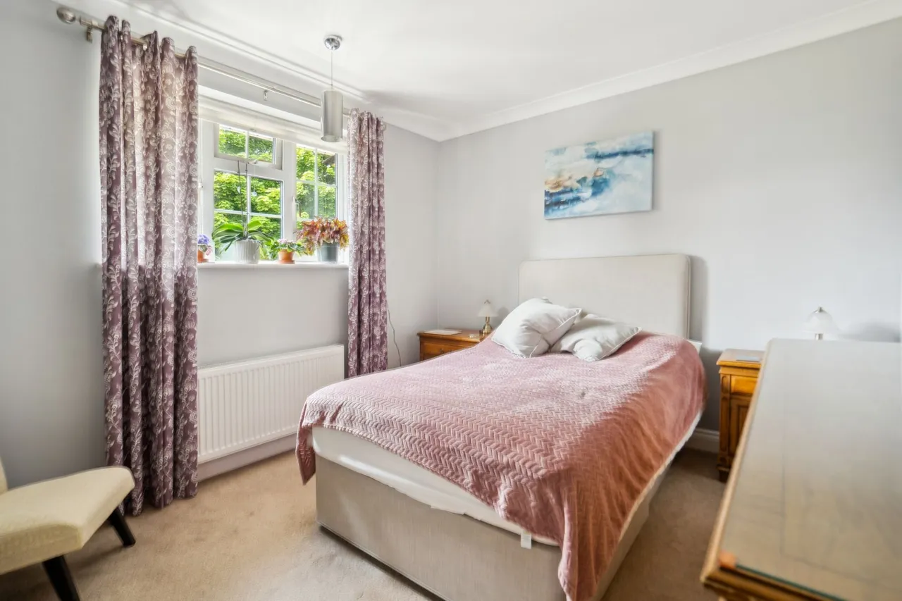 North Drive, Beaconsfield, HP9, photo 12
