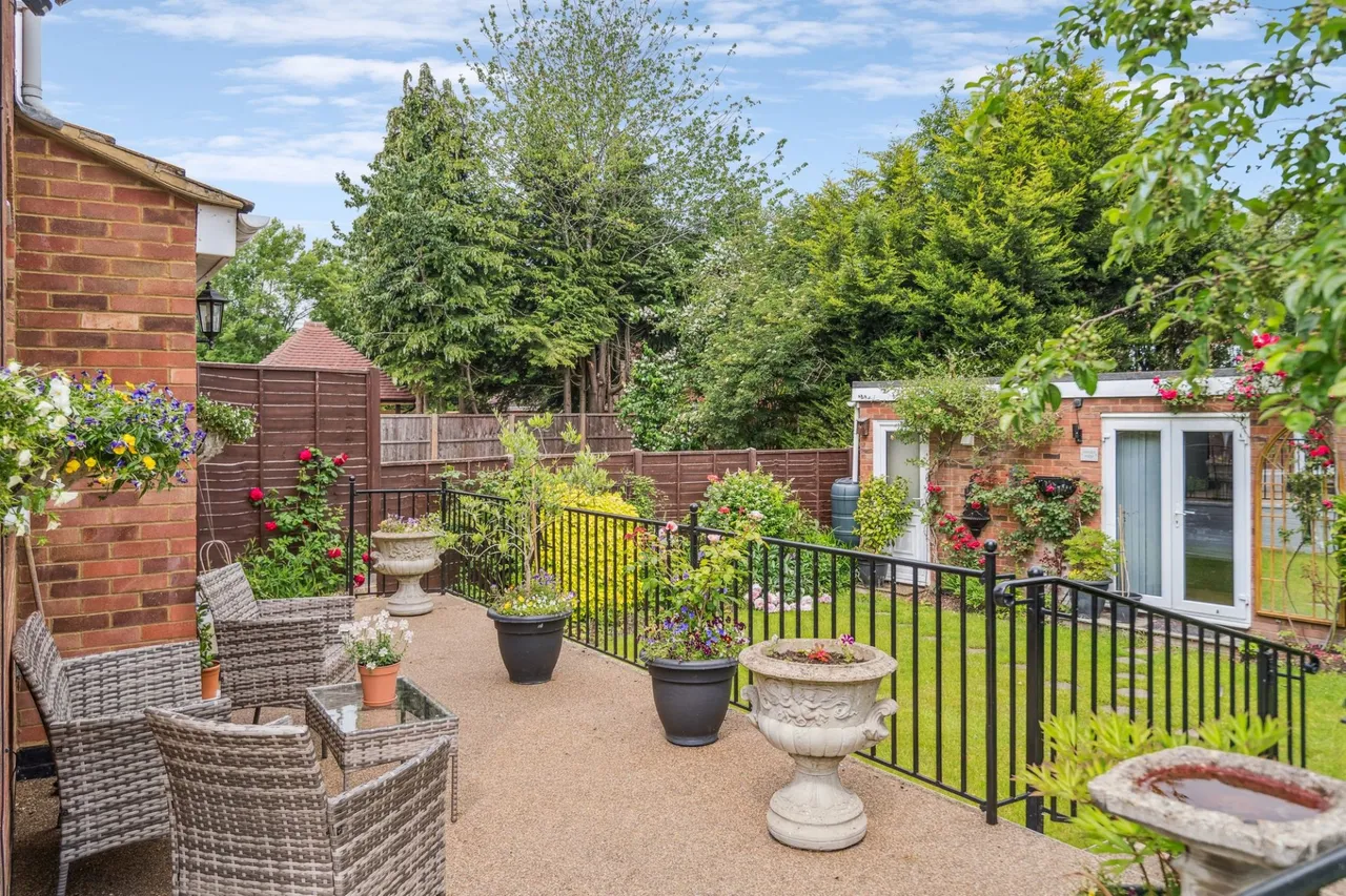 North Drive, Beaconsfield, HP9, photo 16
