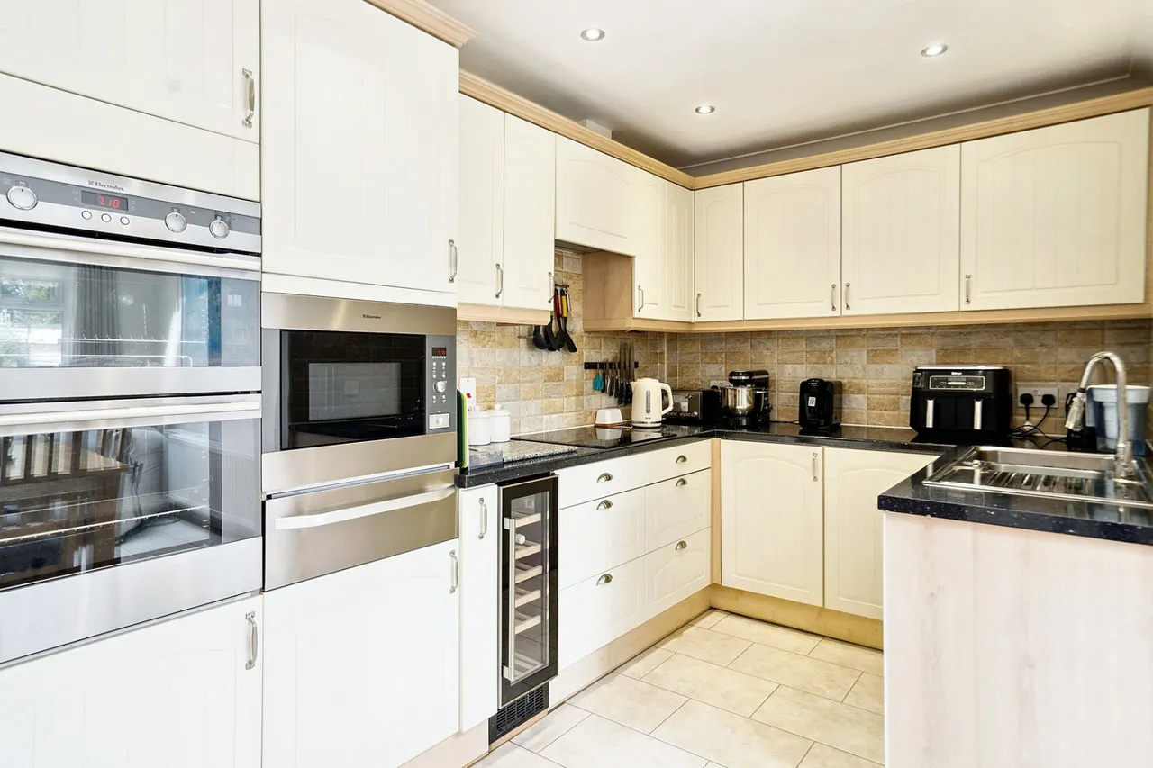 North Drive, Beaconsfield, HP9, photo 8