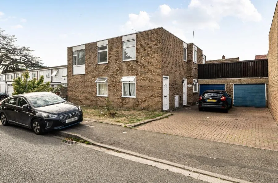 3 bed flat for sale, High Street, Langley, SL3