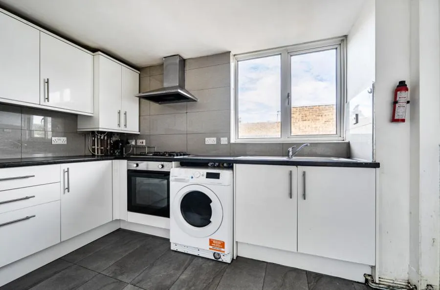 High Street, Langley, SL3, photo 12