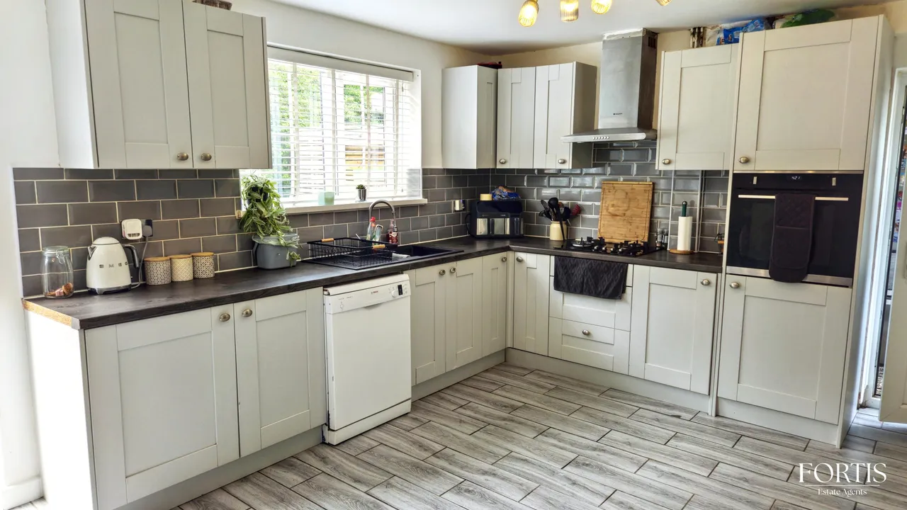 Beechley Drive, Cardiff, CF5, photo 4