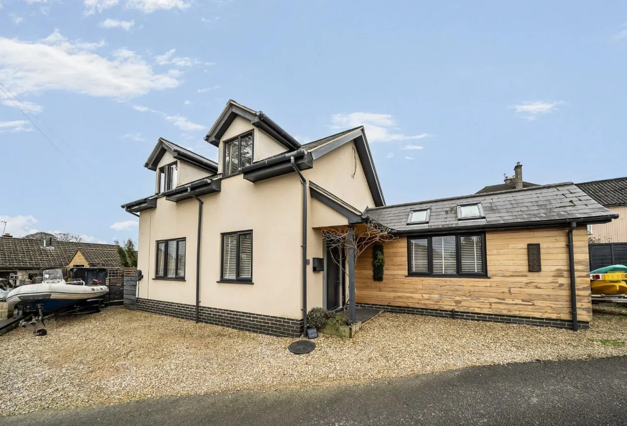 2 bed house for sale — Lower Poole Road, Dursley