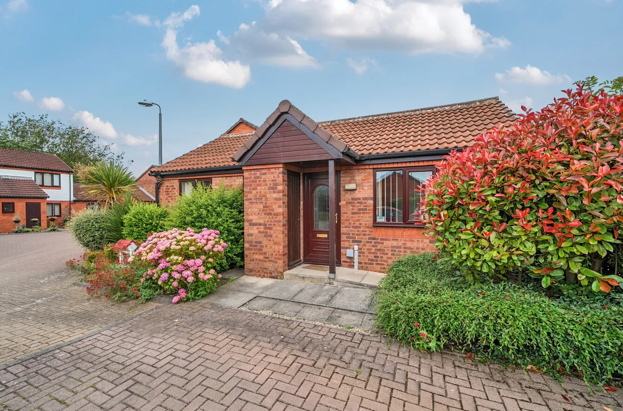 2 bed house for sale, Durham Mews, Beverley, HU17