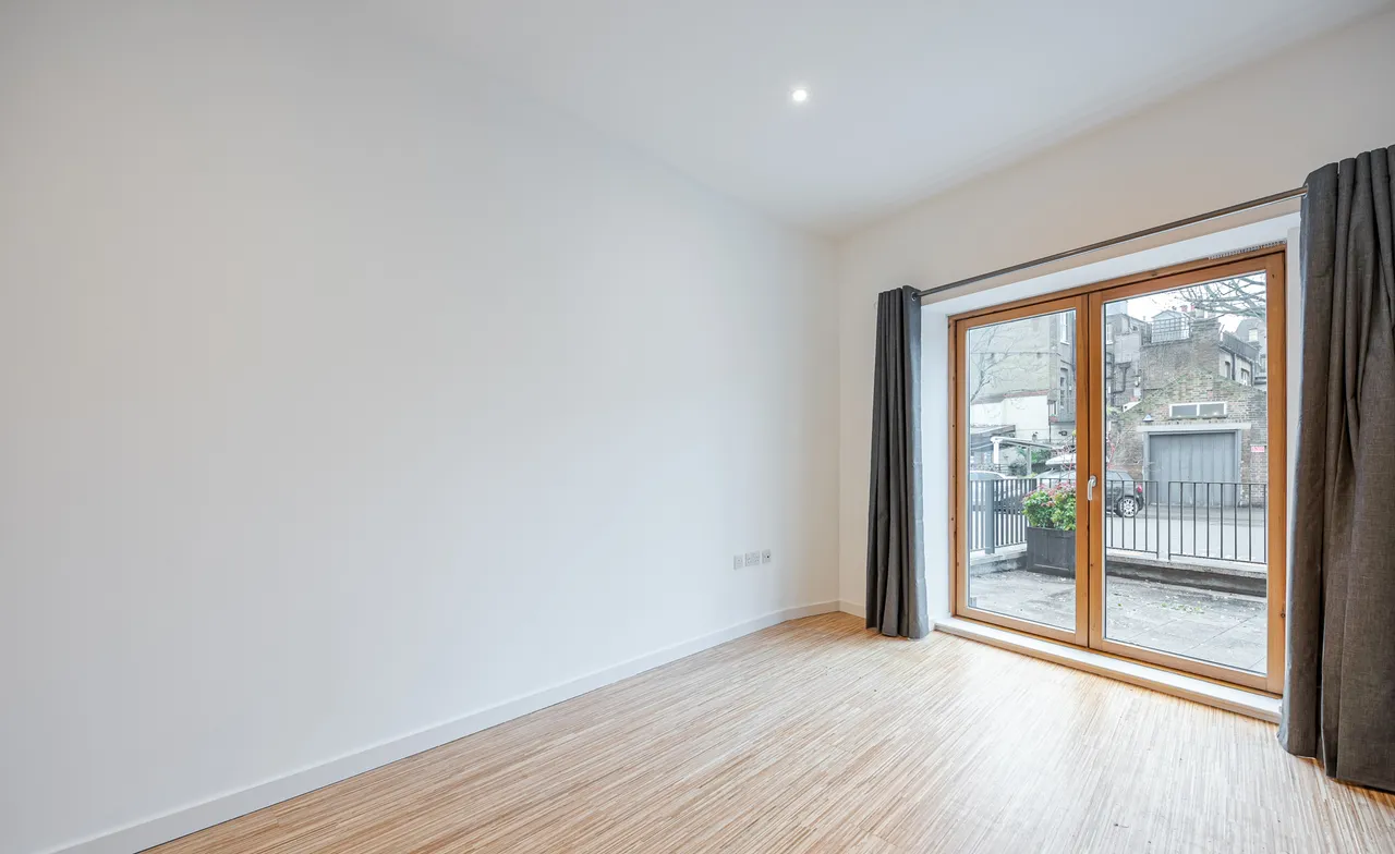 2 bed flat to rent — Wingate Square, London, UK, SW4
