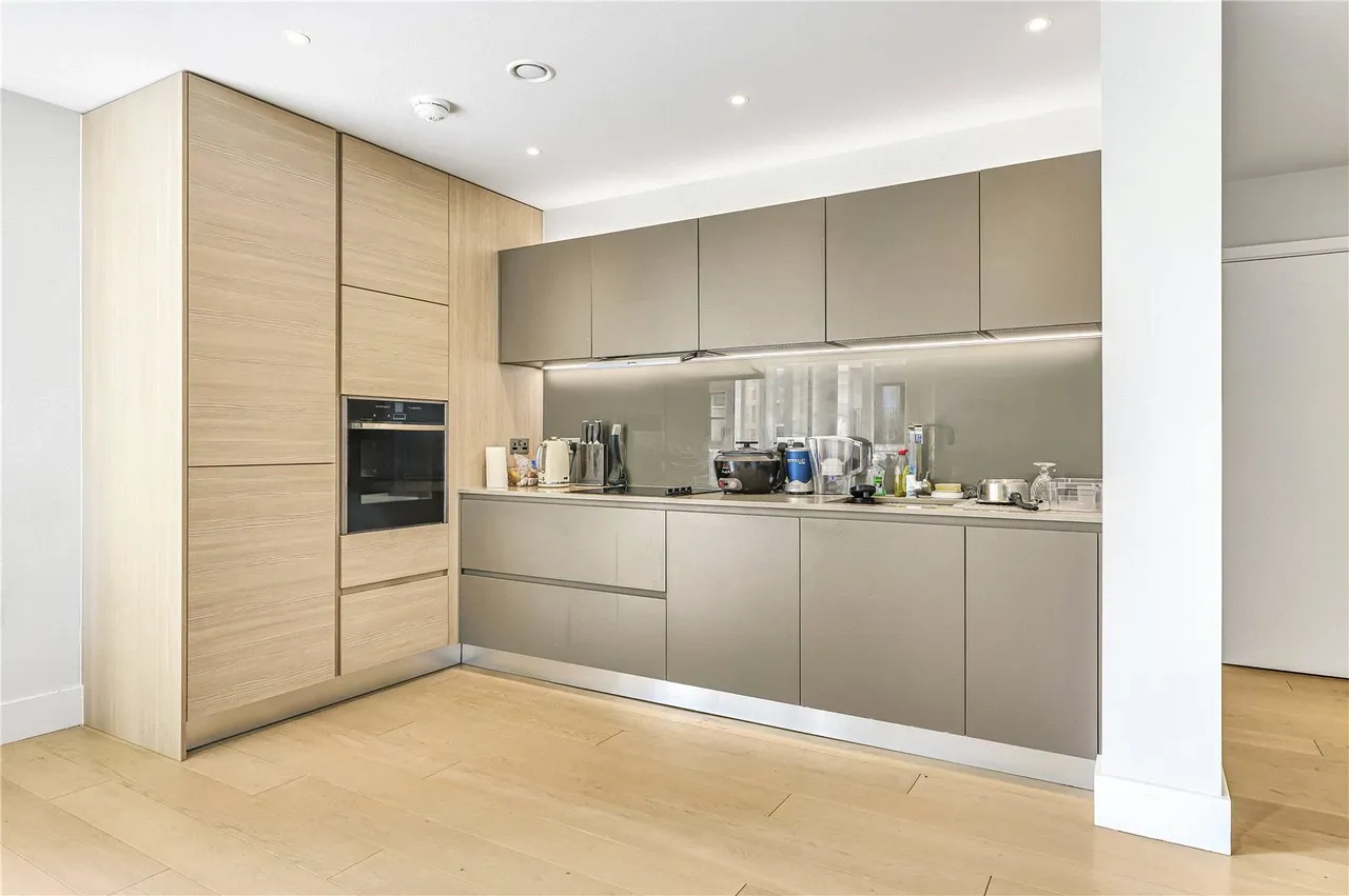Pegler Square, Kidbrooke Village, London, SE3 9FW, photo 3