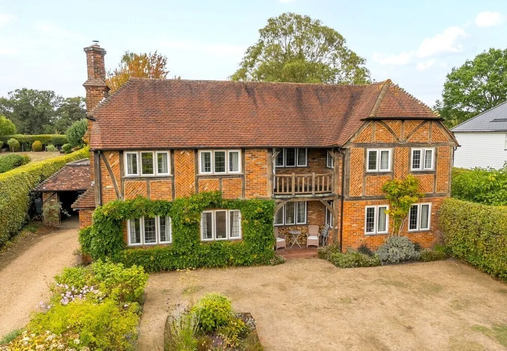 4 bed house for sale — Three Stiles Road, Farnham, GU9