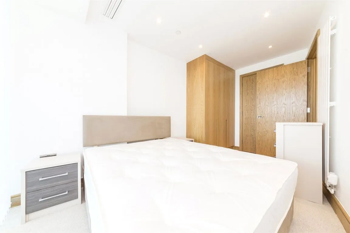 Crossharbour Plaza, Canary Wharf, photo 6