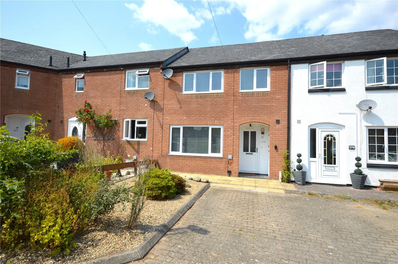 3 bed house for sale, Heol Y Coleg, Newtown