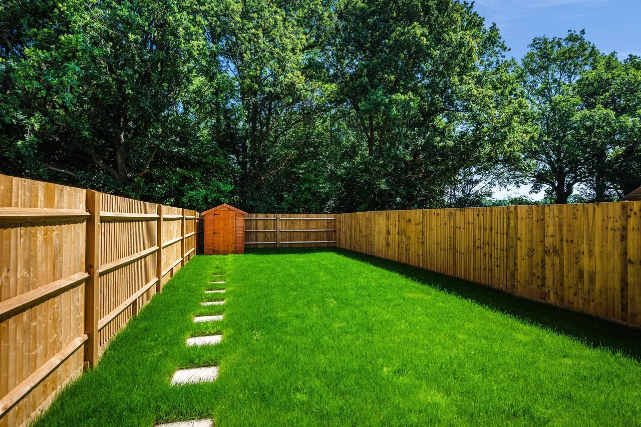 Haroldslea Drive, Horley, RH6, photo 2
