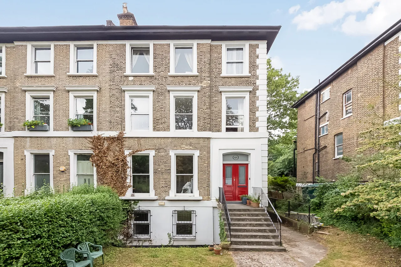 2 bed flat for sale, Thicket Road, London, SE20