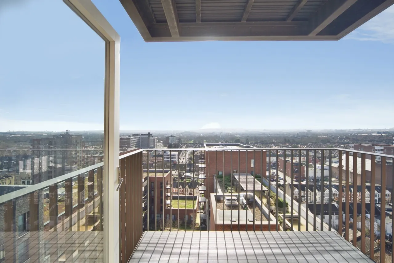 Ron Leighton Way, East Ham, London, E6, photo 6