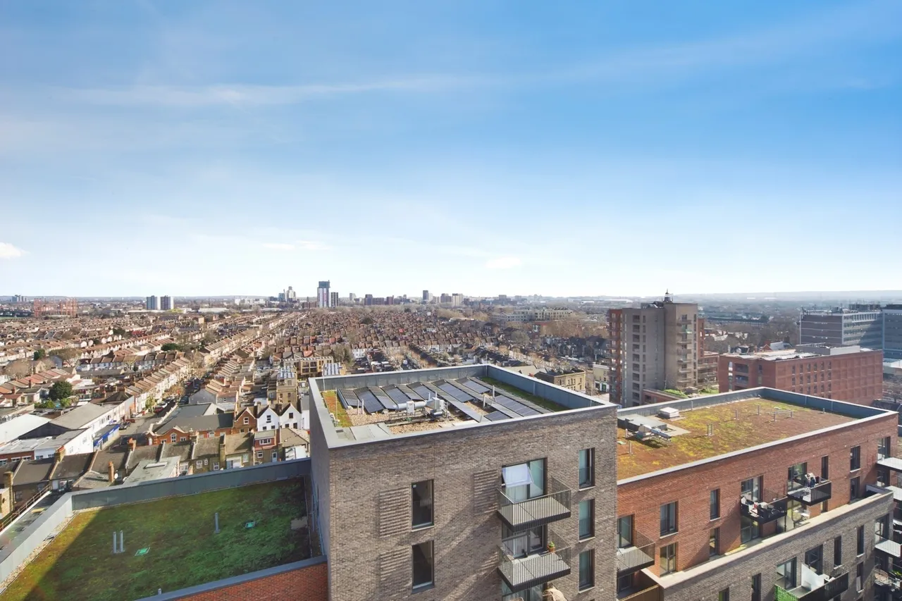 Ron Leighton Way, East Ham, London, E6, photo 11